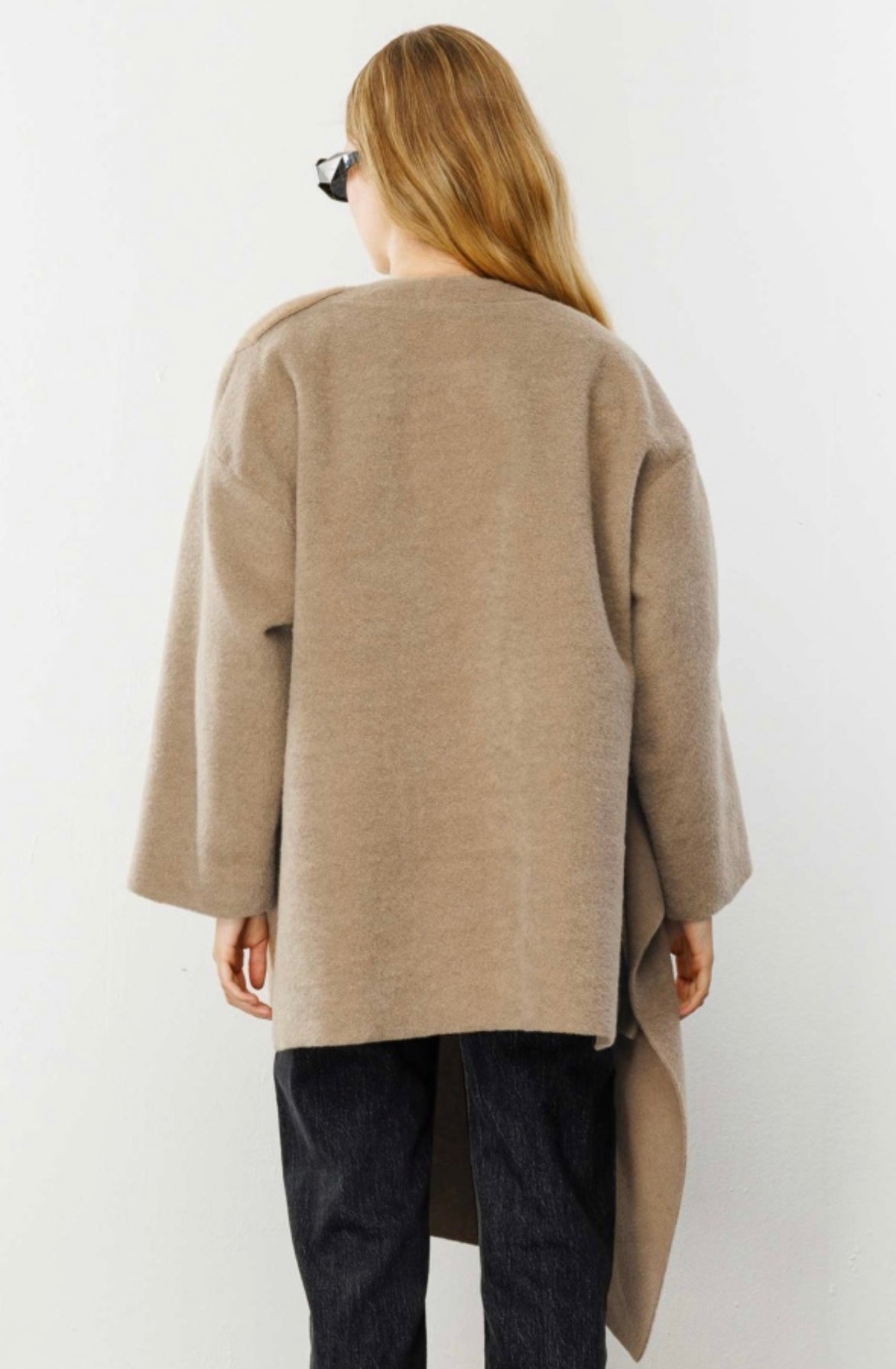 Manteau à écharpe